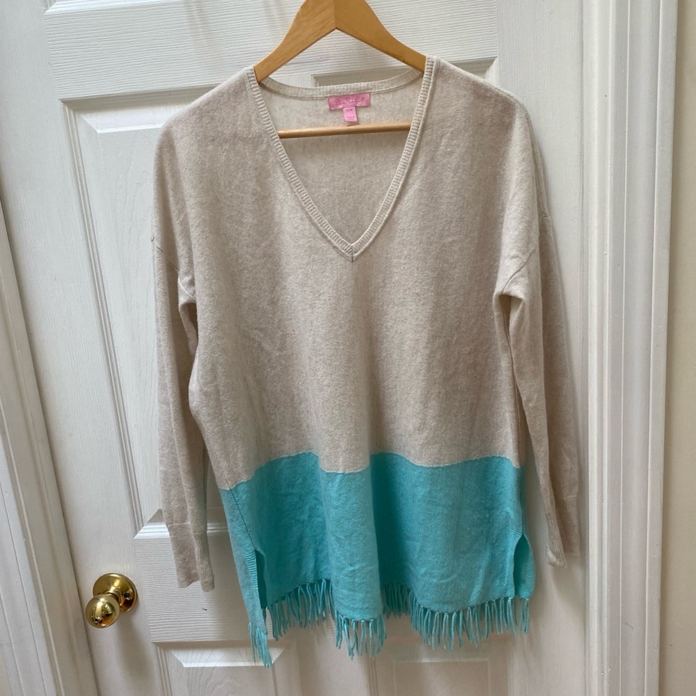 Lilly Pulitzer blue gray v neck fringe cashmere sweater